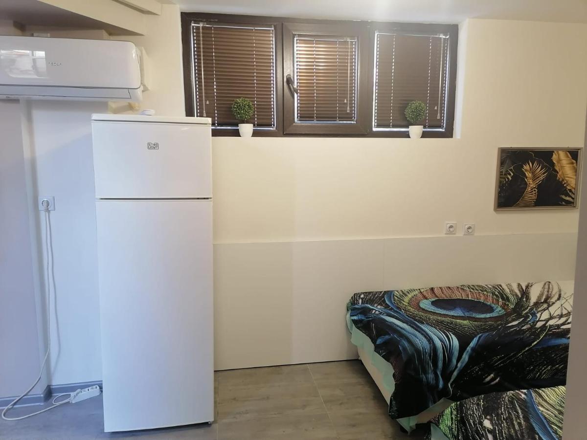 Апартамемт 3 Места С Кухня С Дворче Apartment Vratsa Ngoại thất bức ảnh