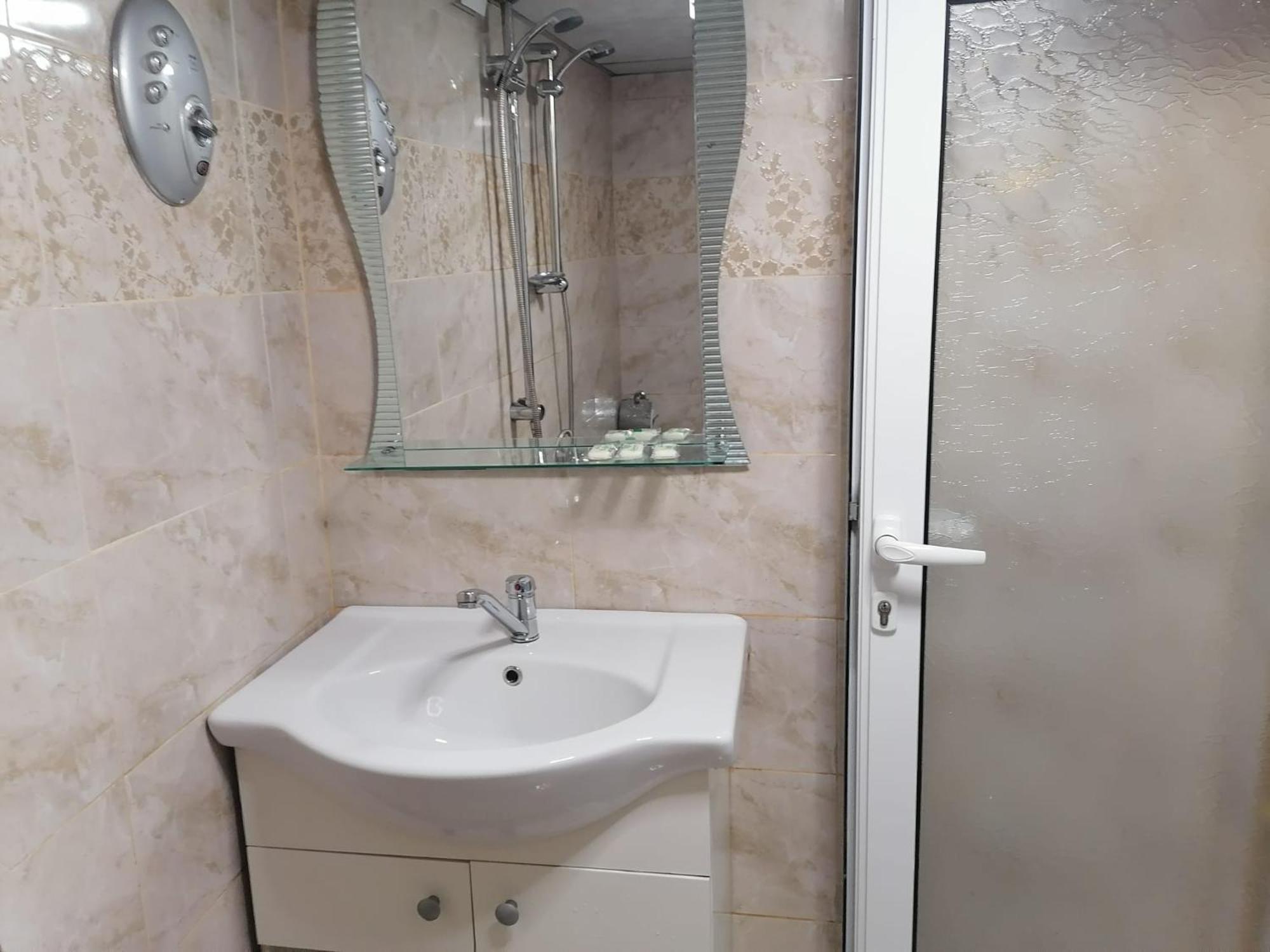 Апартамемт 3 Места С Кухня С Дворче Apartment Vratsa Ngoại thất bức ảnh